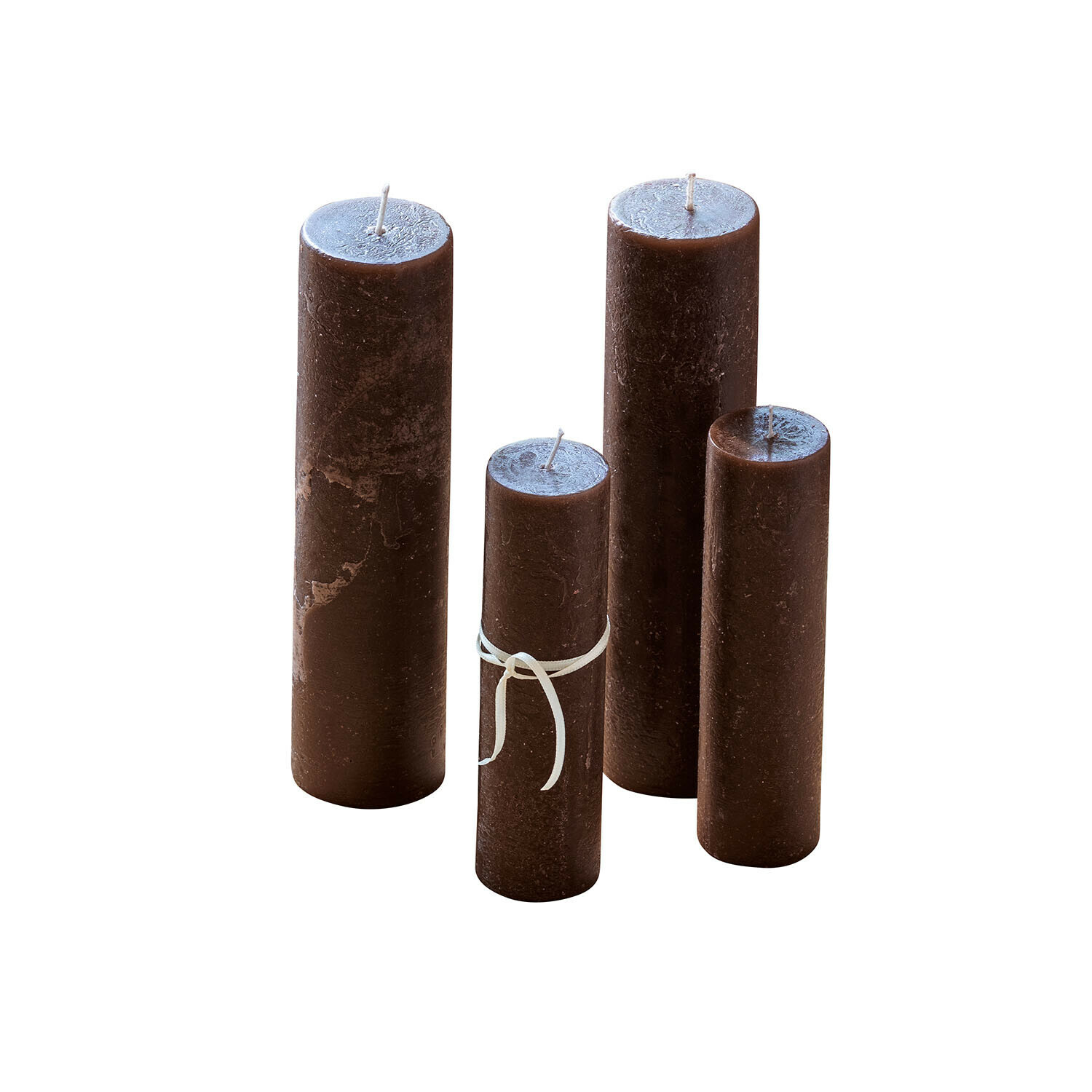 Svíčky, 4dílná sada Avinal Sada čtyř hnědých sloupových svíček z vosku různých výšek pro interiérovou dekoraci