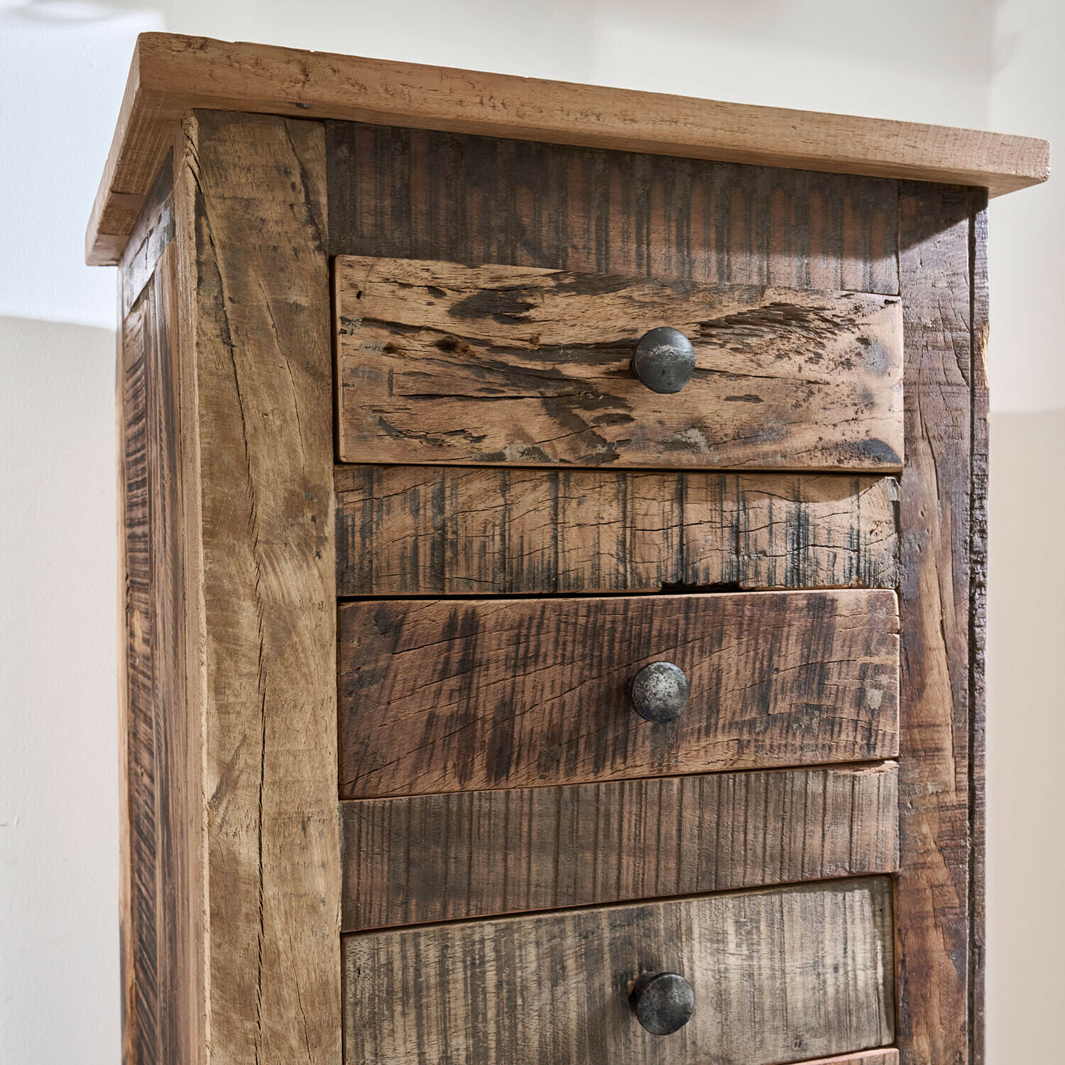 Komoda Turell