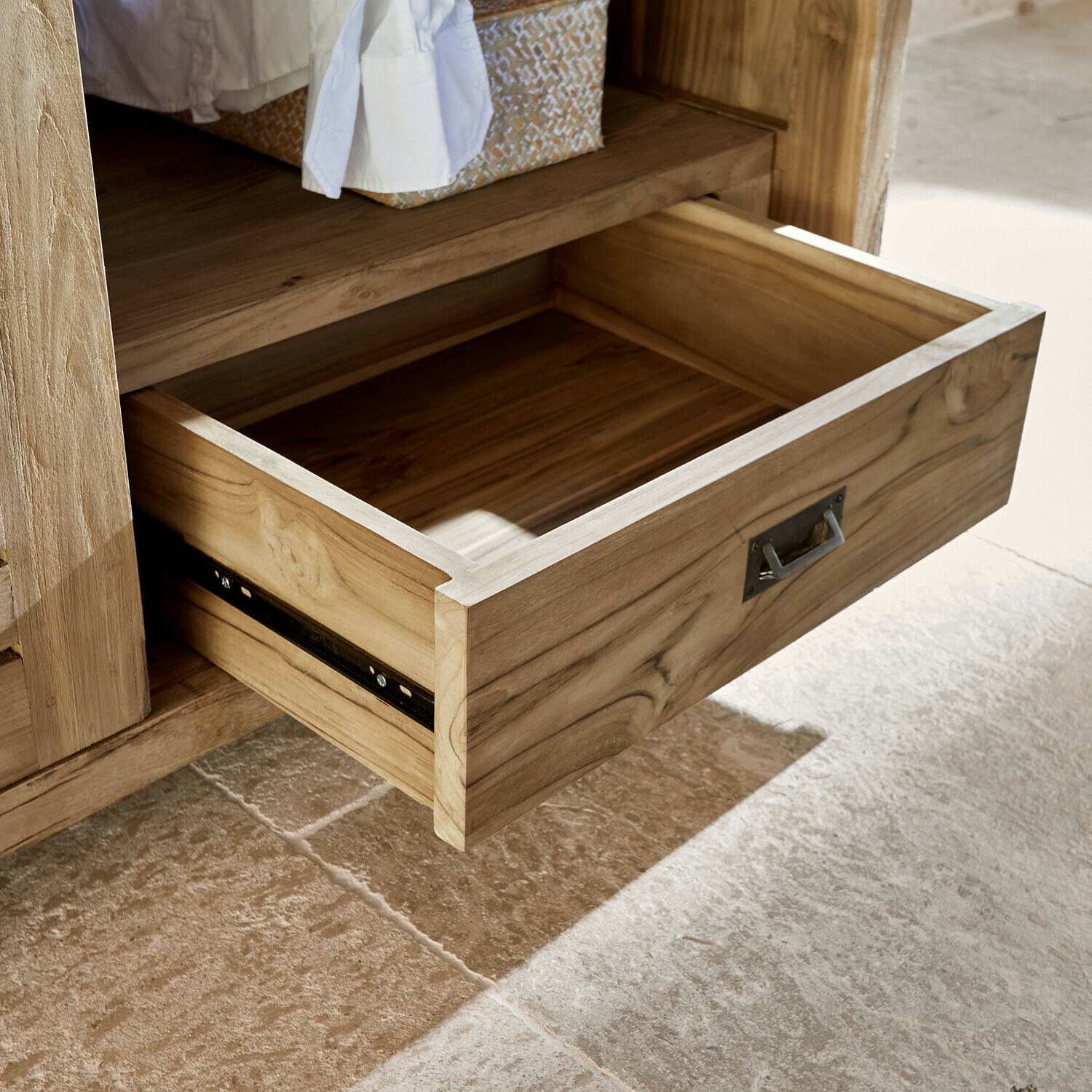 Šatní skříň Fairmontine