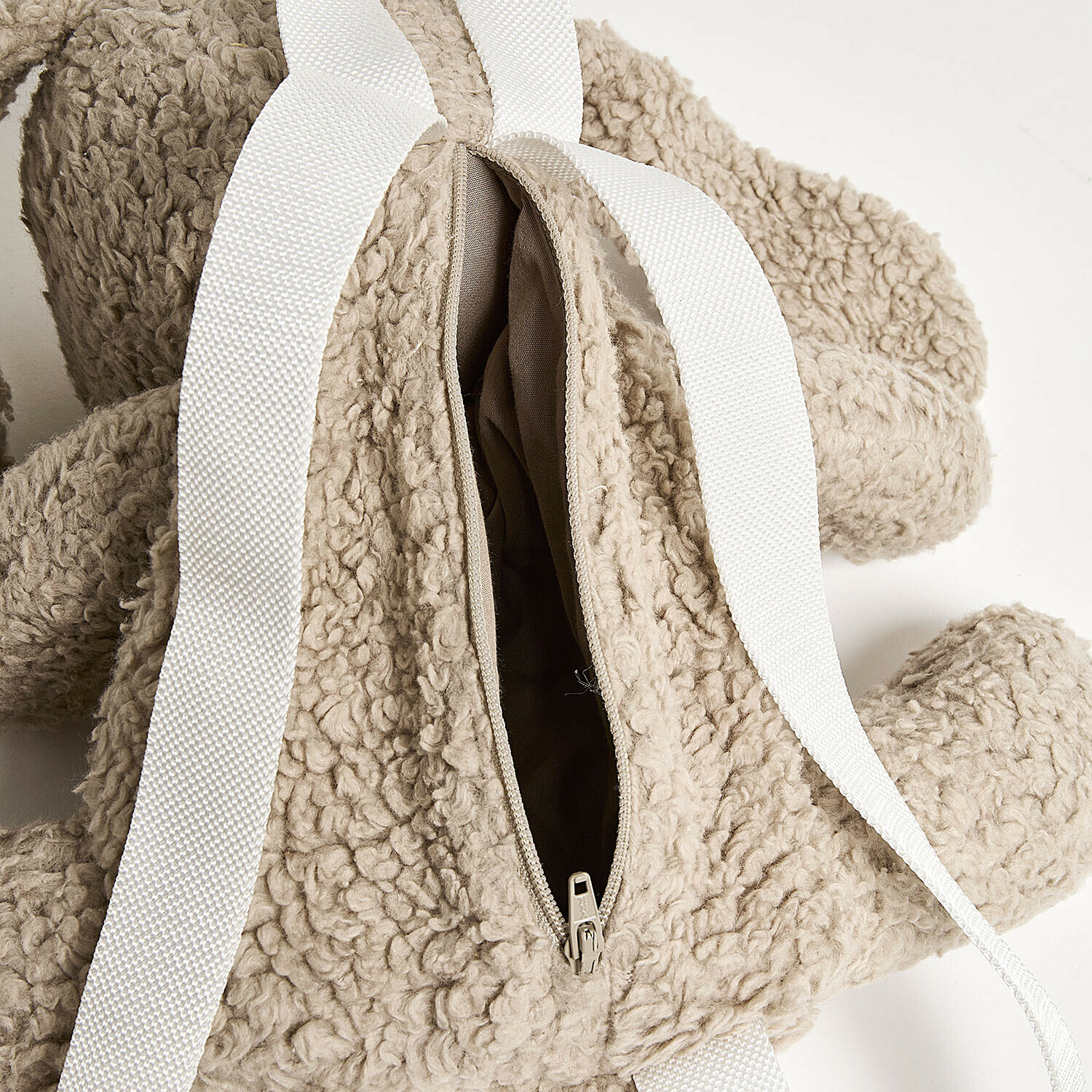 Batůžek ve tvaru zajíčka Fluffernap