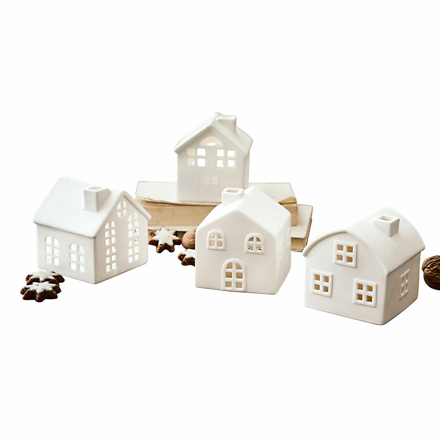 Dekorativní domečky, 4dílná sada Country Bílé keramické domečky s otvory pro světlo, vánoční dekorace s perníčky a ořechy