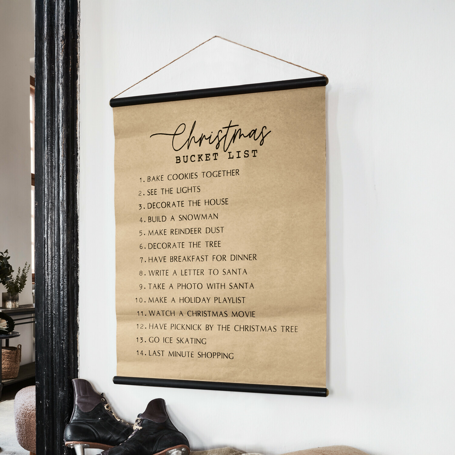 Obraz Christmas Bucket List Dekorativní nástěnný plakát s vánočním seznamem úkolů na hnědém papíru s černým držákem