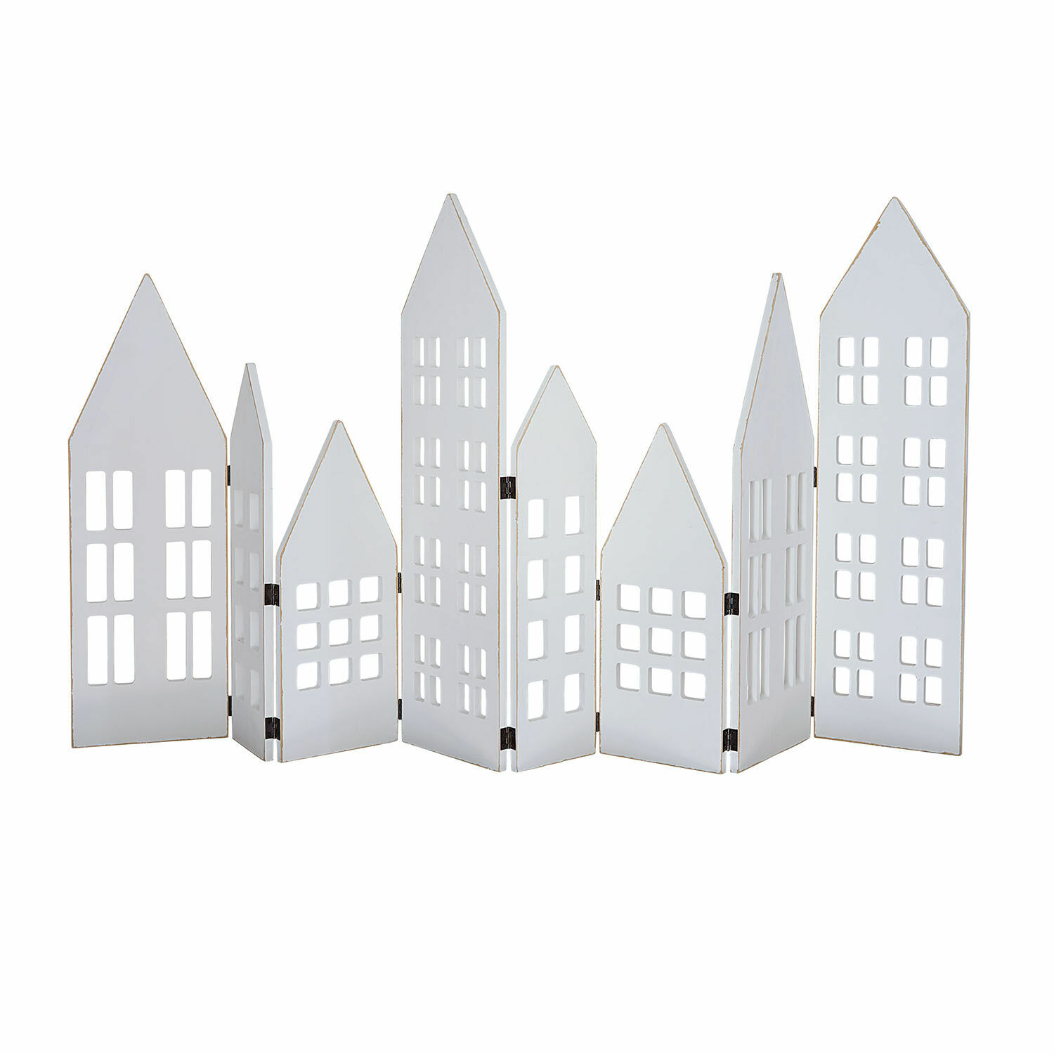 Bílý dřevěný dekorativní paravan ve tvaru domků s vyřezávanými okny do interiéru