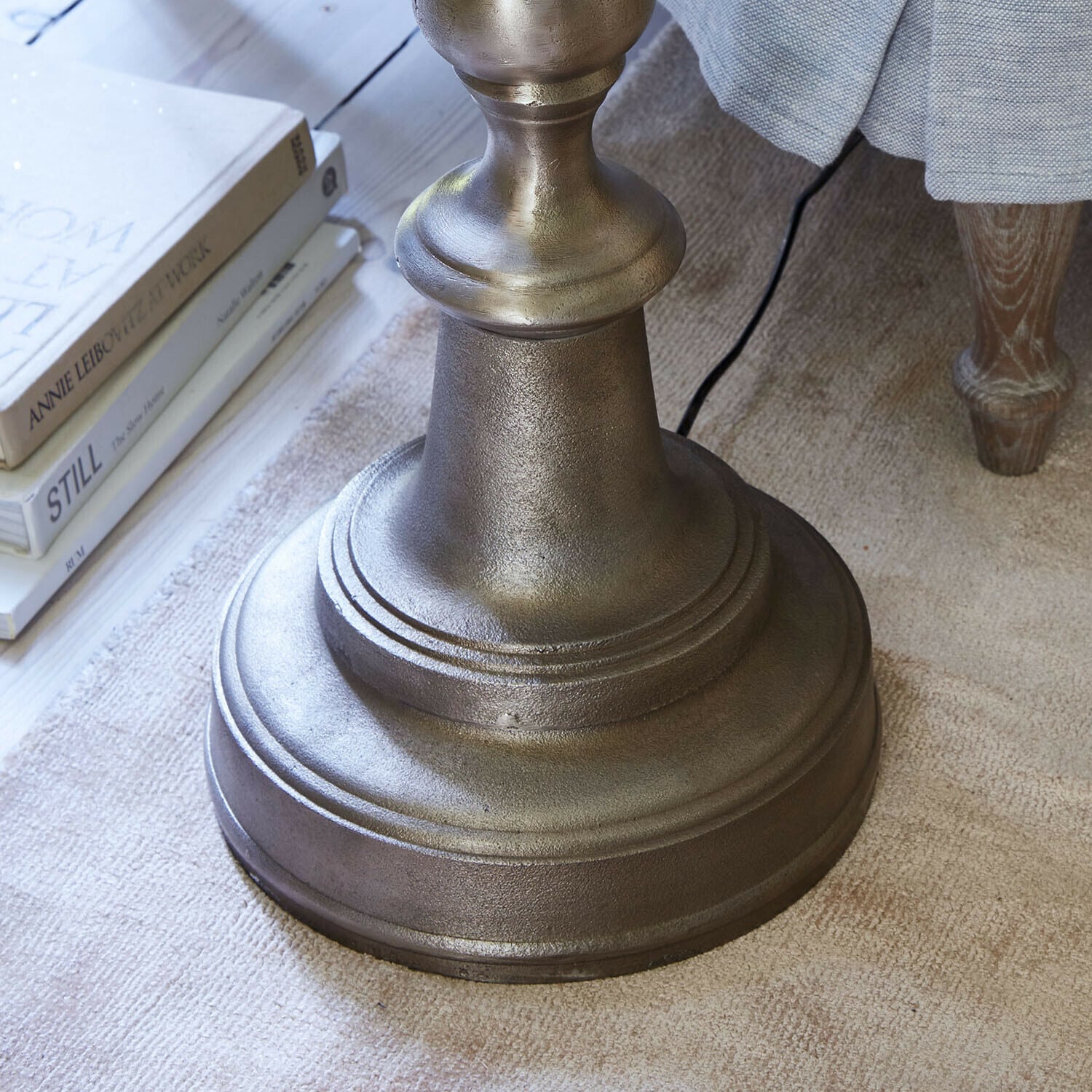 Stojací lampa Jamoura