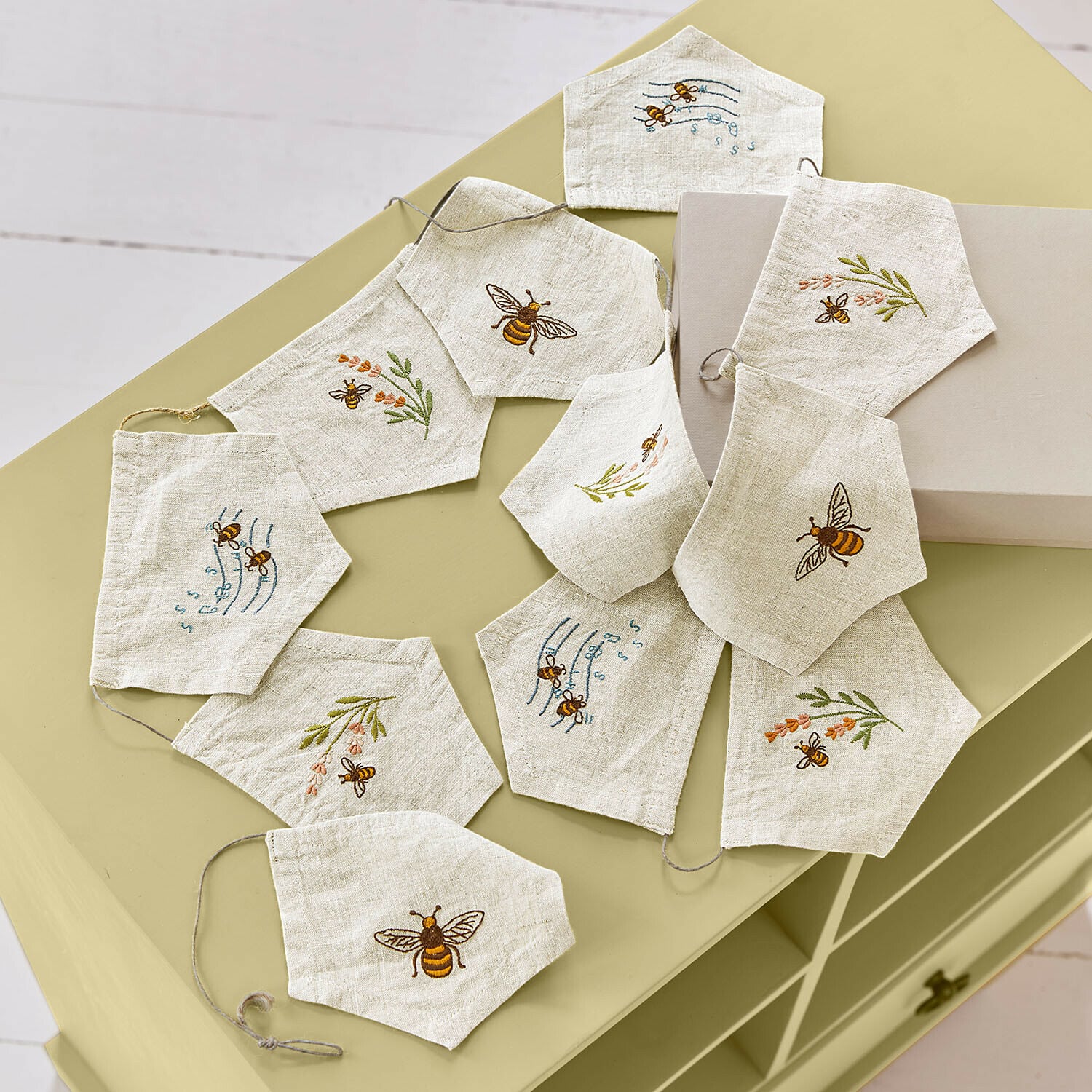 Girlanda Fluttery