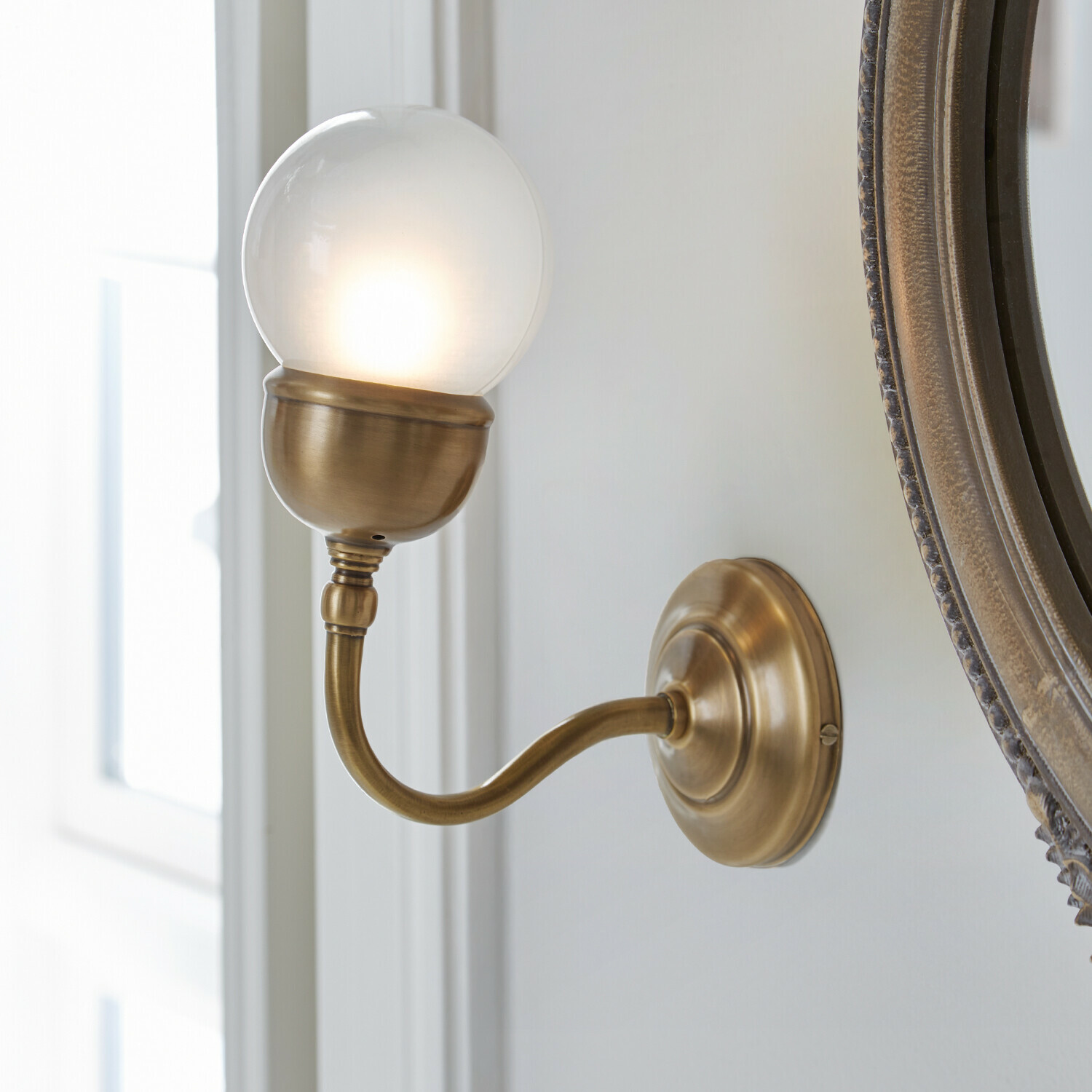 Nástěnná lampa Lamivelle