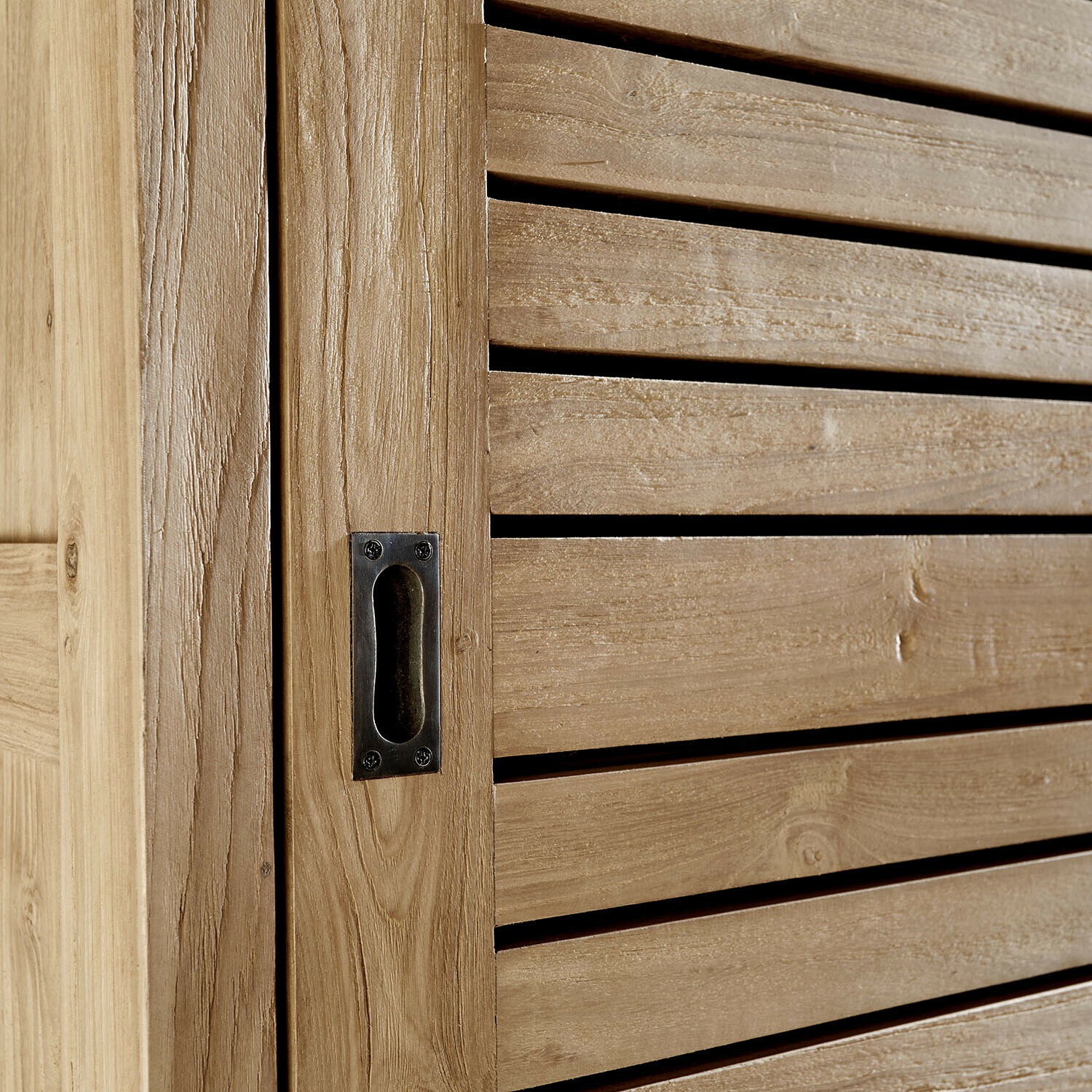 Šatní skříň Fairmontine