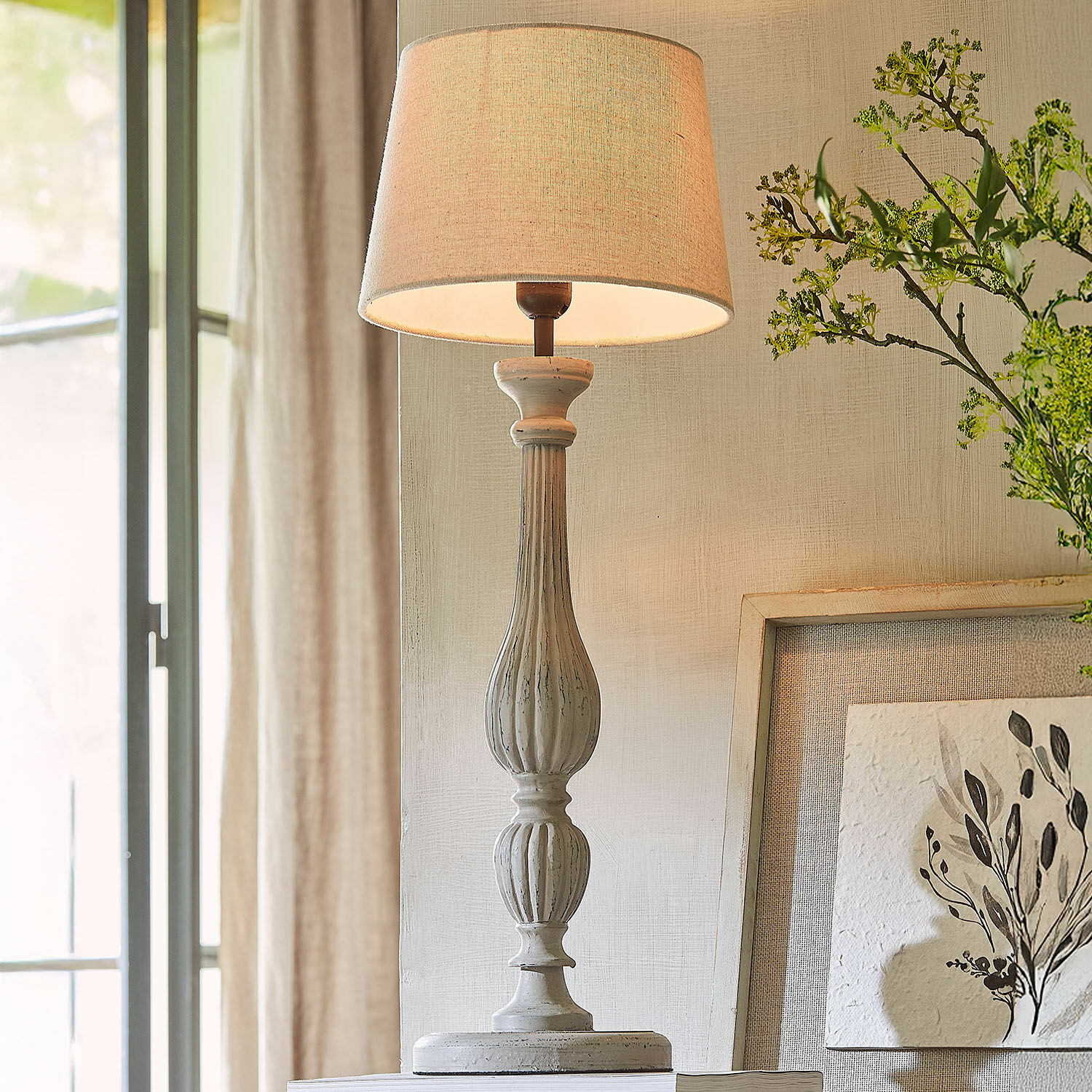 Stolní lampa Zepinal Stolní lampa z bílého dřeva s béžovým stínidlem, dekorativní lampa do obýváku