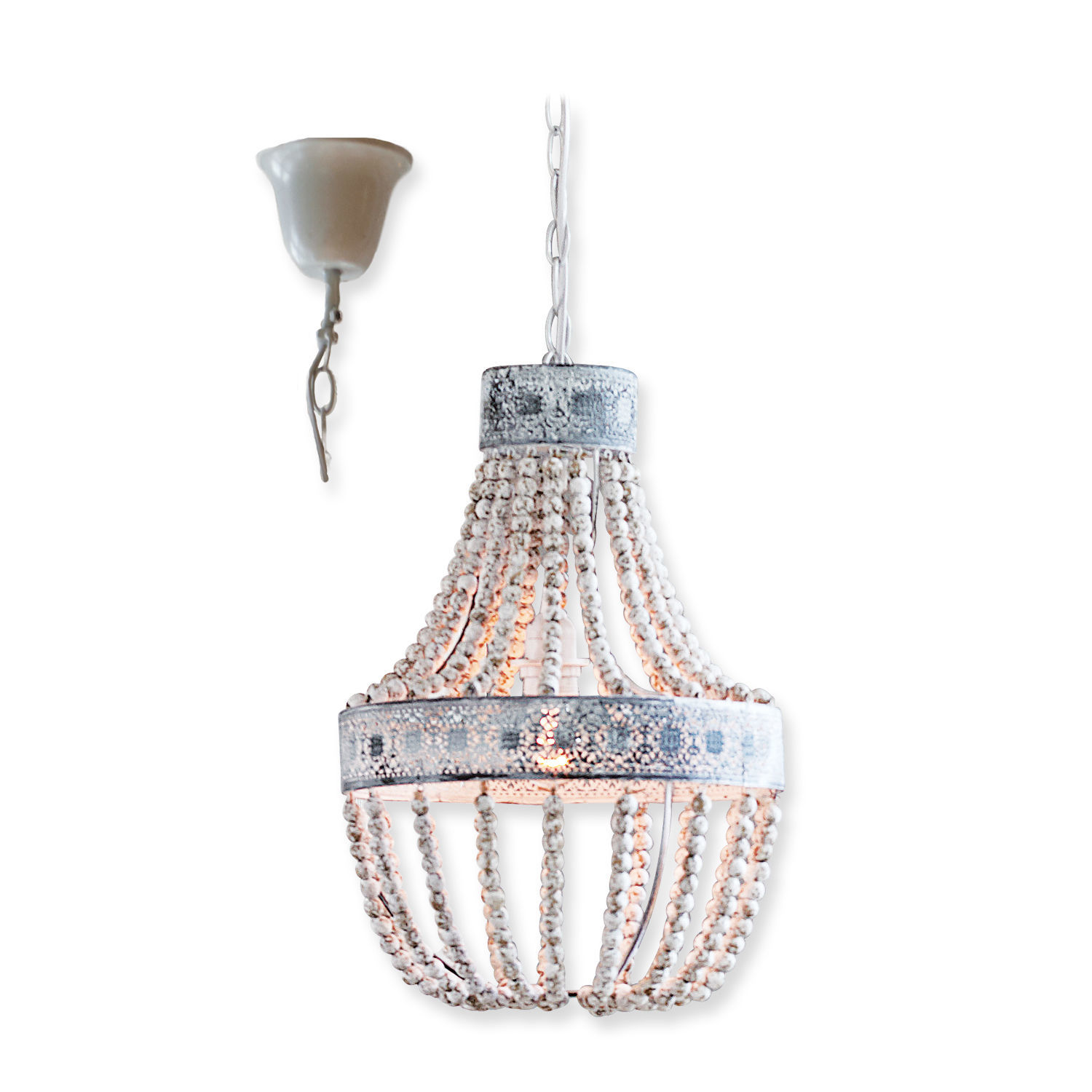 Závěsná lampa Valcourt Závěsná lampa z bílých dřevěných korálků s kovovým vintage prvkem pro interiérové osvětlení