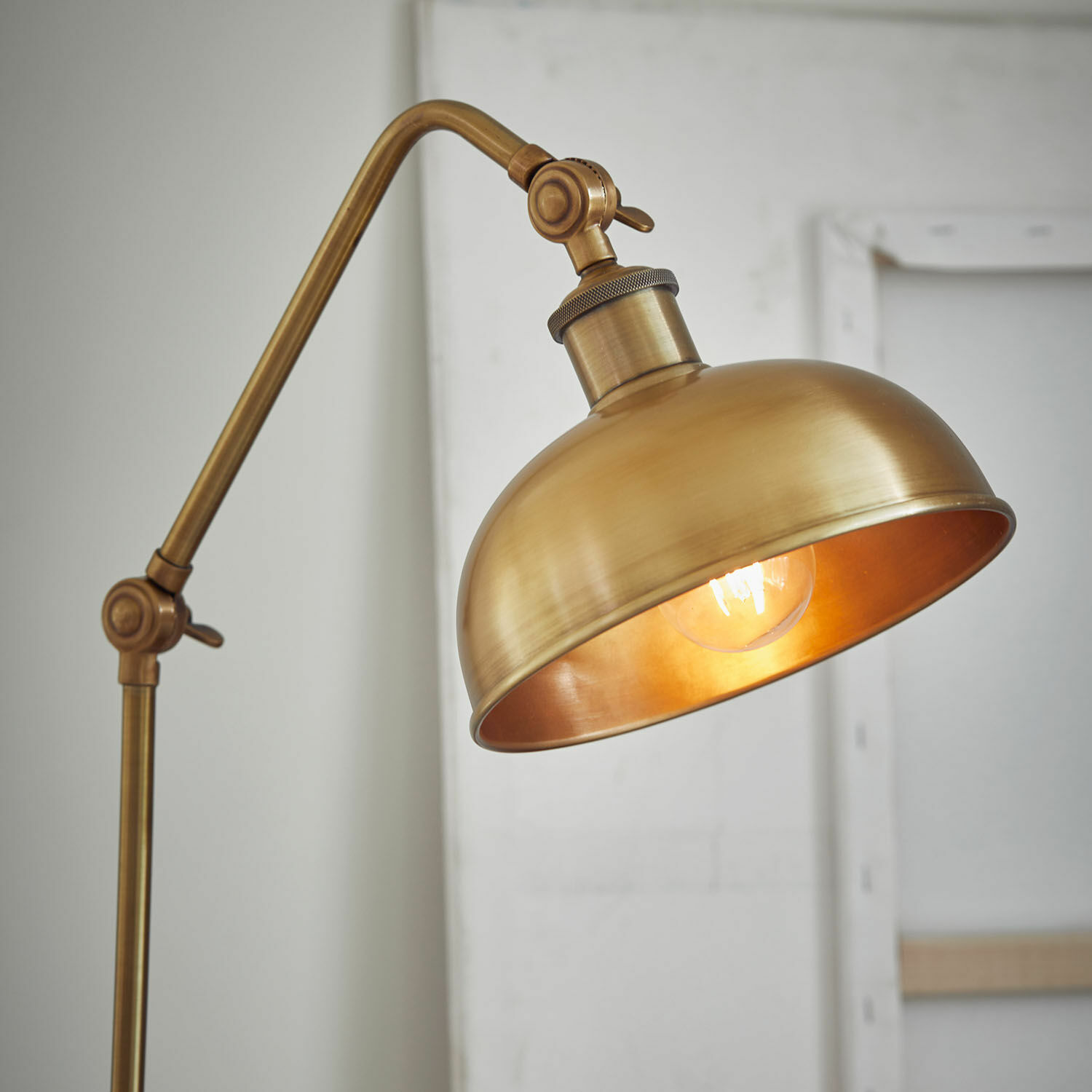 Stolní lampa Delacroille