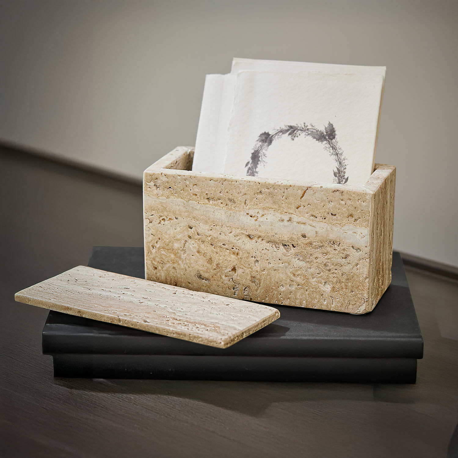 Úložný box Tavone Béžový travertinový stojan na ubrousky, elegantní doplněk stolní dekorace