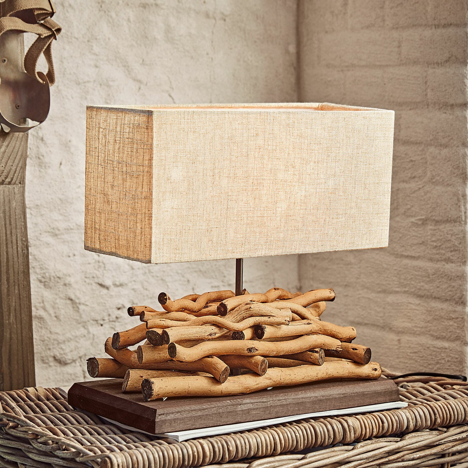 Stolní lampa Caribou Stolní lampa z přírodního dřeva s béžovým látkovým stínidlem, dekorace do obývacího pokoje