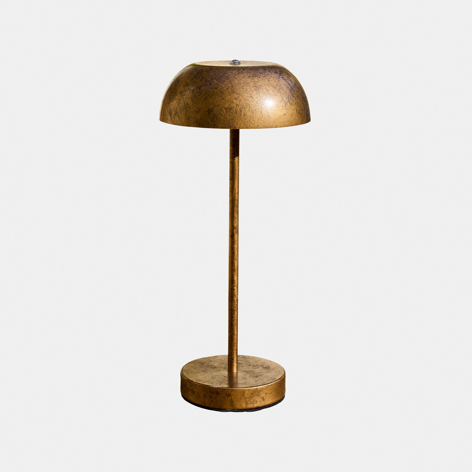 Dobíjecí stolní lampa Lumirah Stolní lampa z kovu ve starozlaté barvě s moderním minimalistickým designem