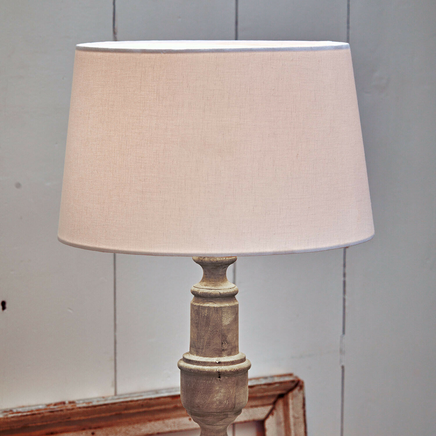 Stojací lampa Wynleigh