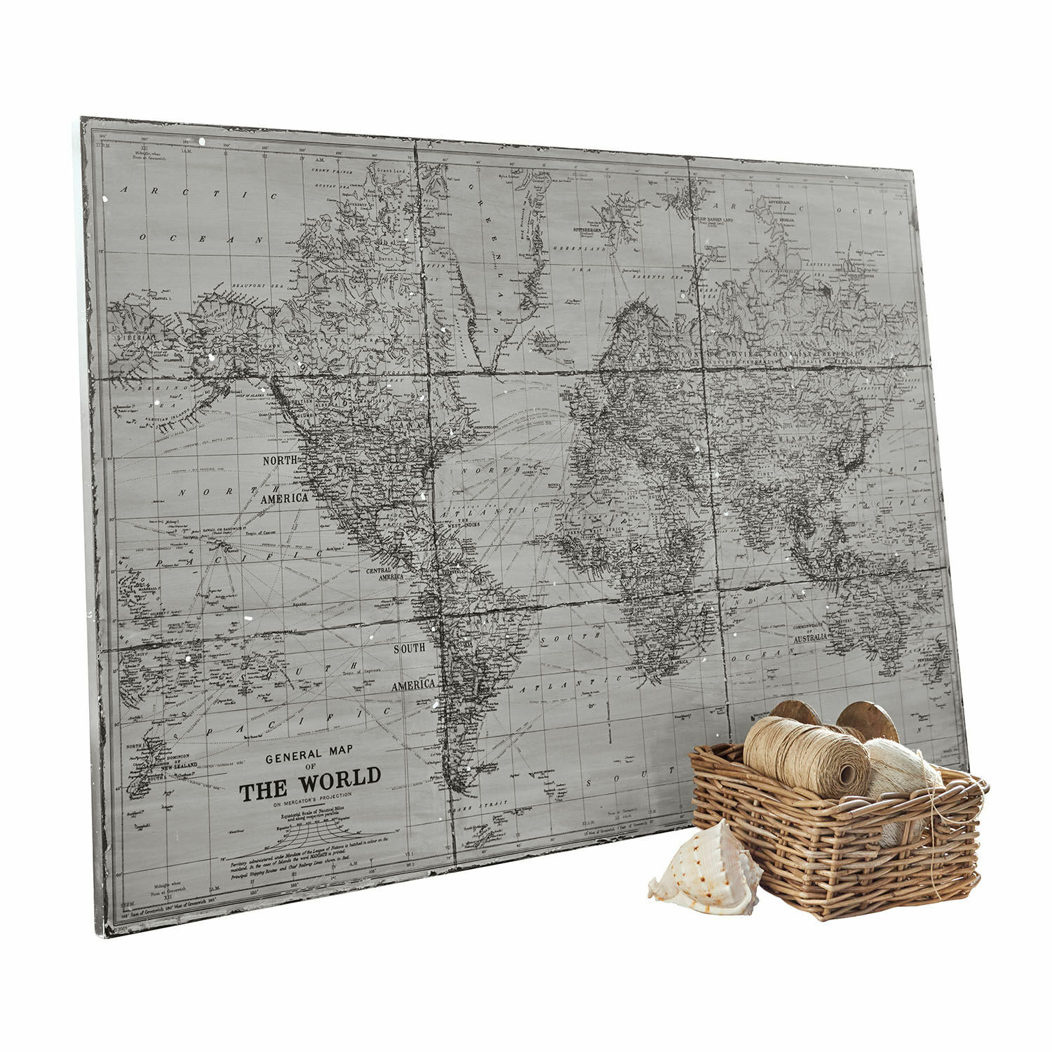 Obraz Macolin Šedá vintage mapa světa na zeď s košíkem obsahujícím provázky a lasturu