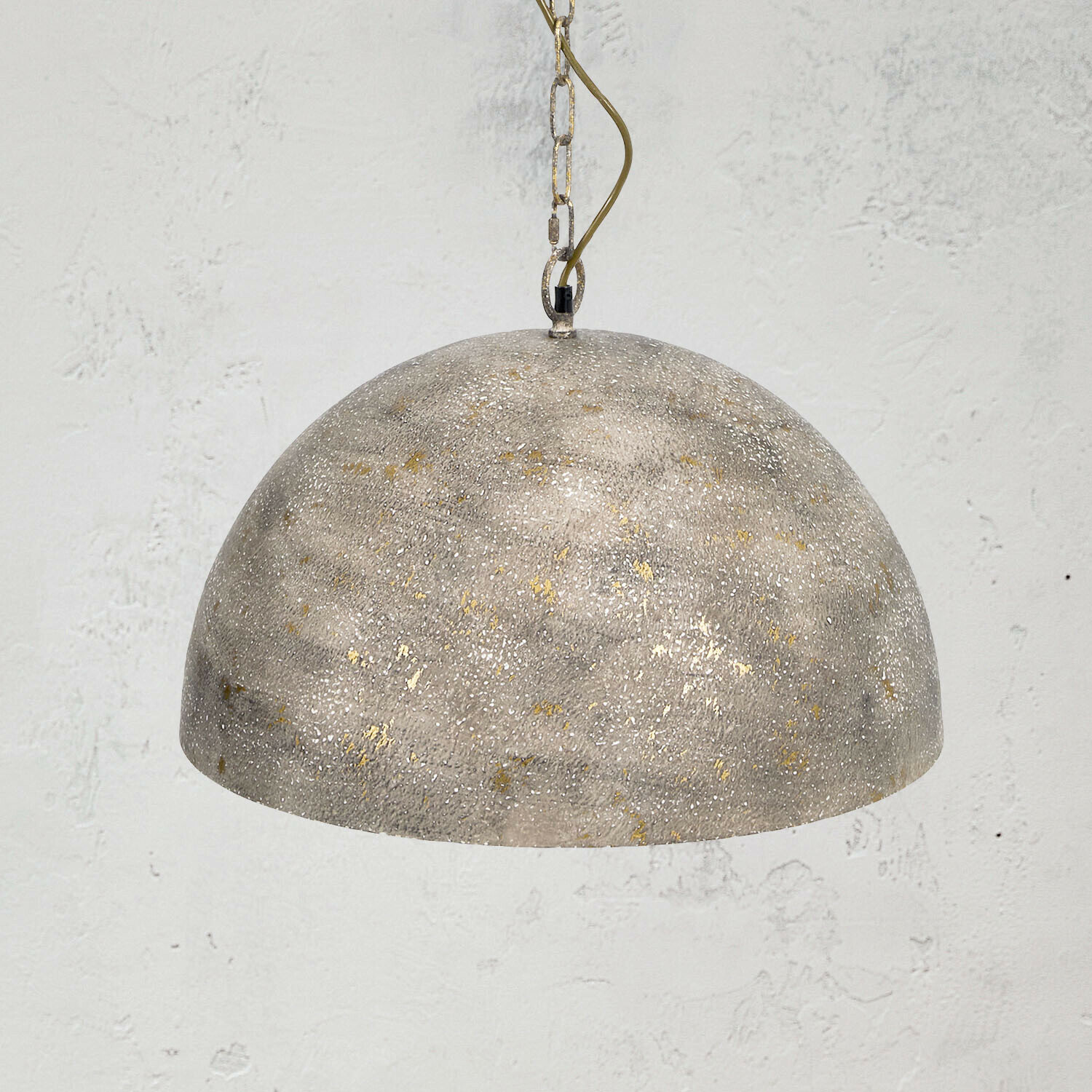 Závěsná lampa Ashton Závěsné svítidlo s kovovým stínidlem v rezavě hnědé barvě a teplým zlatým vnitřkem