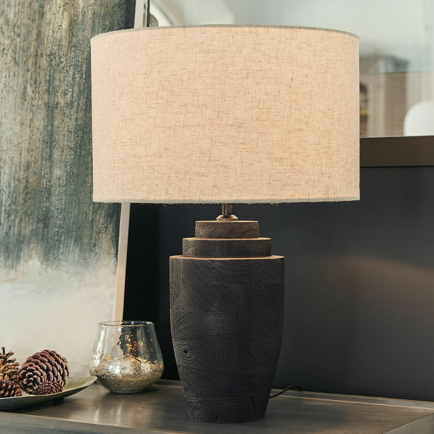 Stolní lampa Daphielle Stolní lampa z černého dřeva s béžovým stínidlem, osvětlení interiéru, dekorace obývacího pokoje