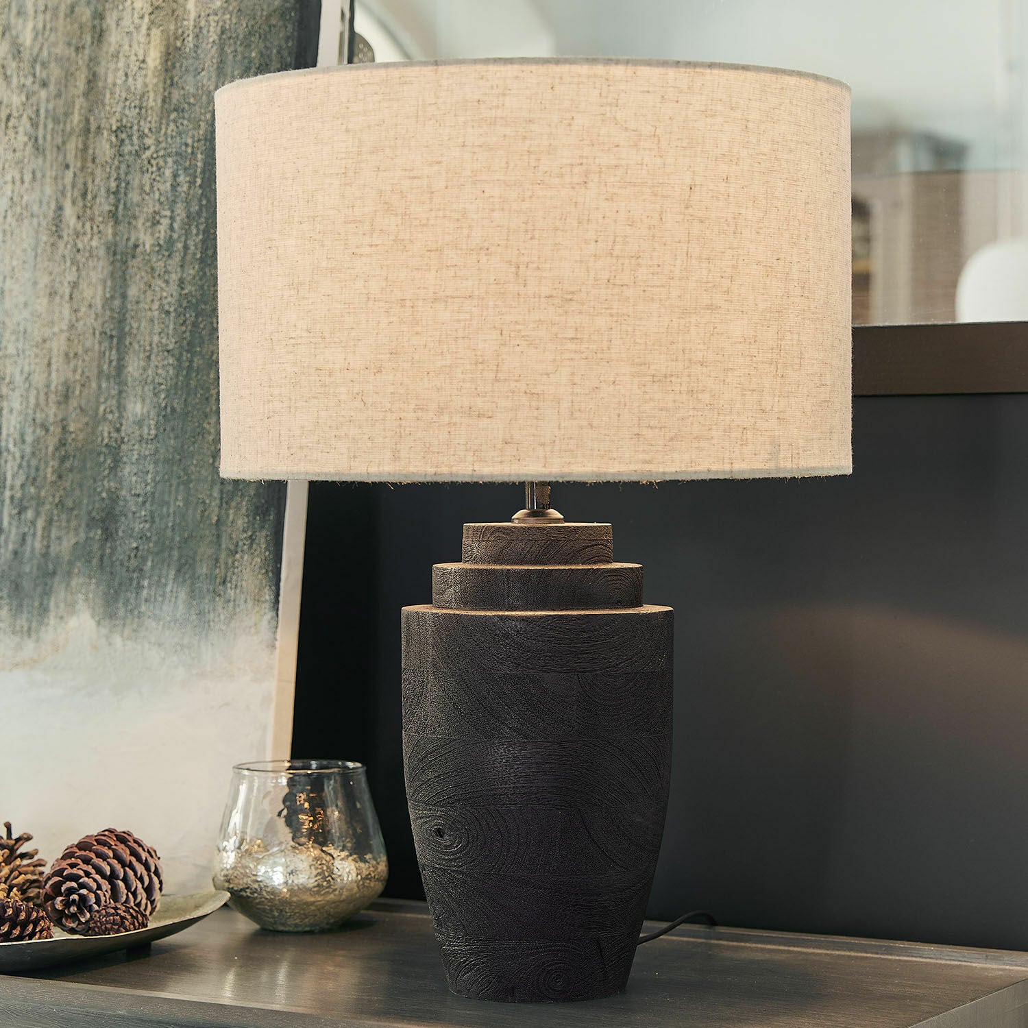 Stolní lampa Daphielle Stolní lampa z černého dřeva s béžovým stínidlem, osvětlení interiéru, dekorace obývacího pokoje