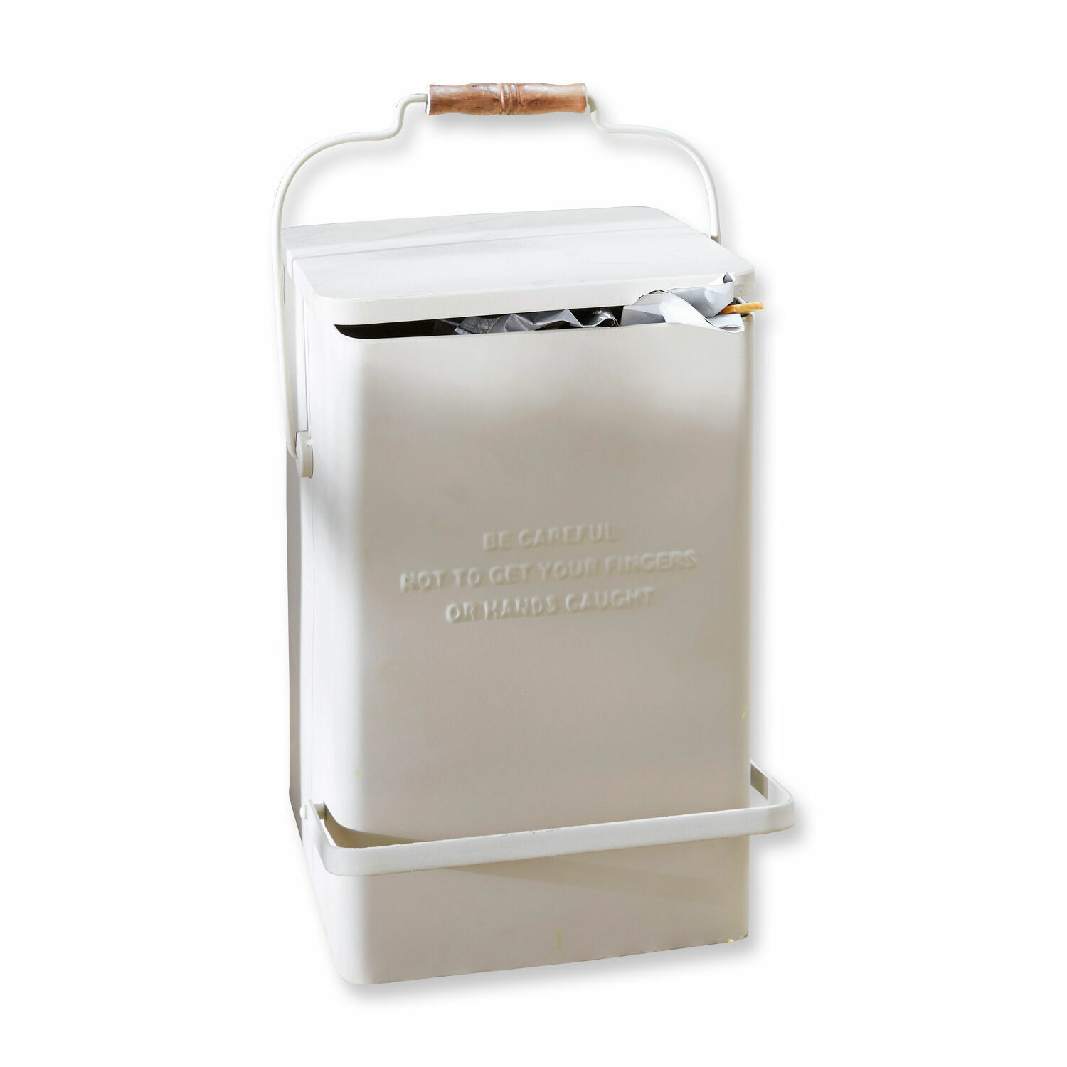 Béžový kovový odpadkový koš Connoly s dřevěnou rukojetí, praktický kontejner na odpad