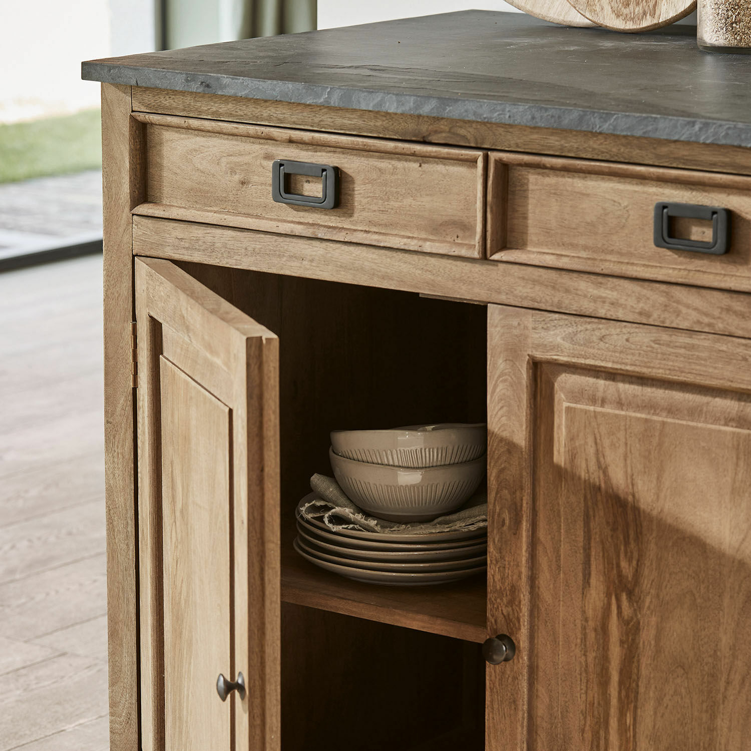 Skříňka Montégut