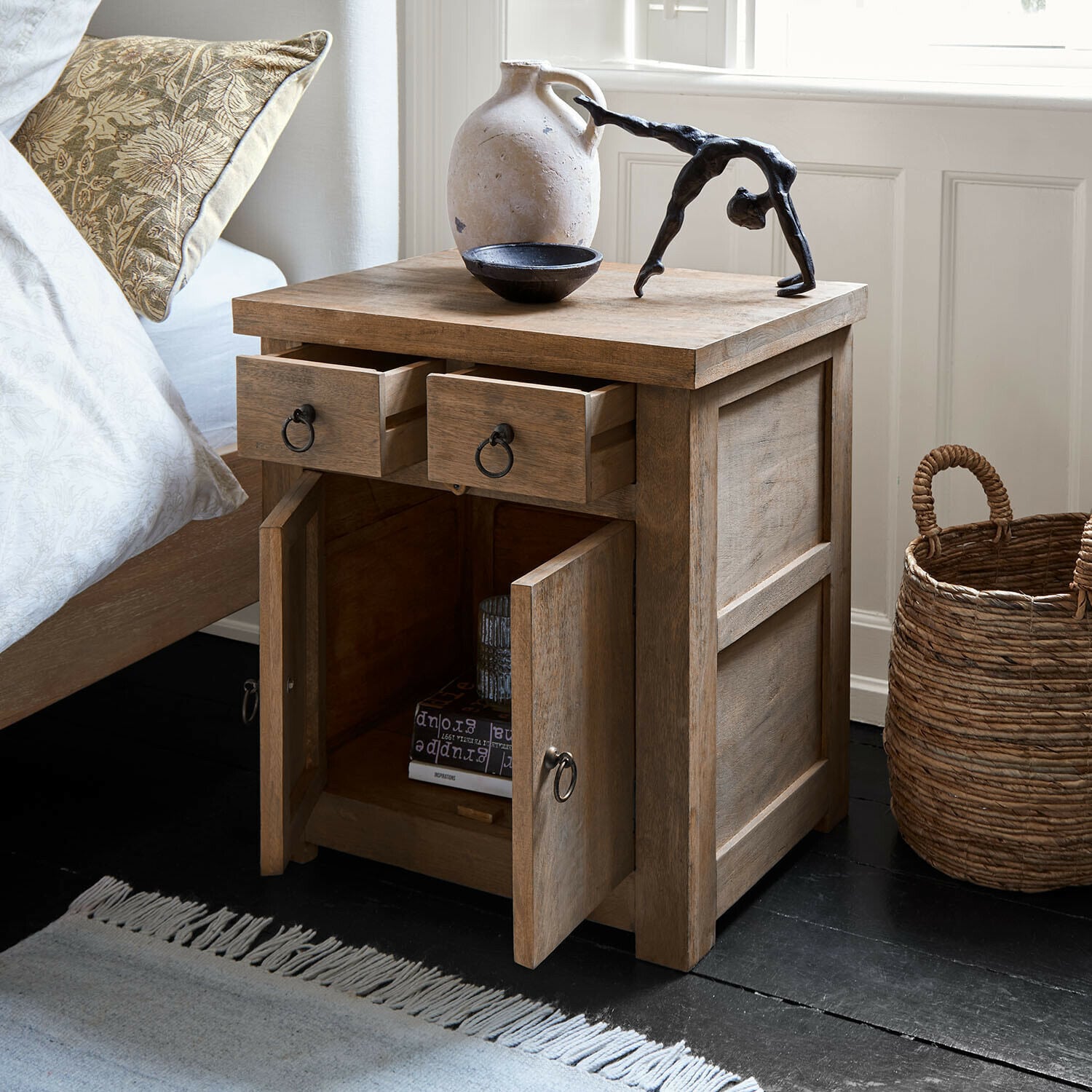 Noční stolek Fenaro