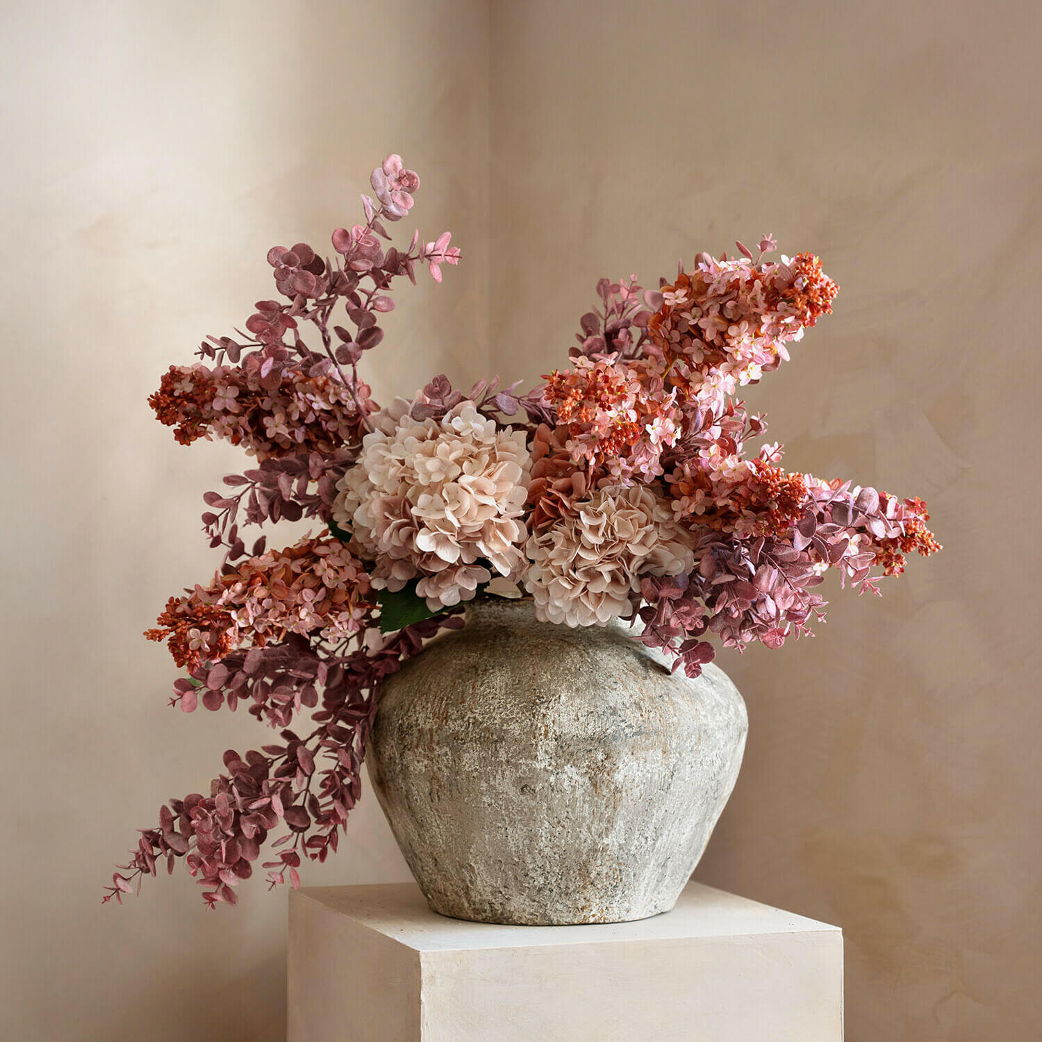 Záplava fialových květů