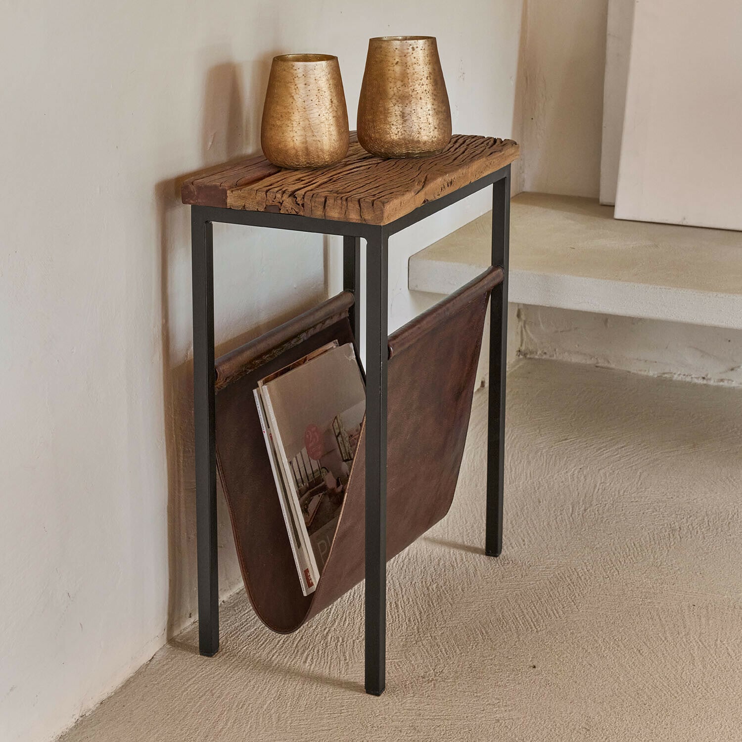 Stojan na časopisy Aubryn