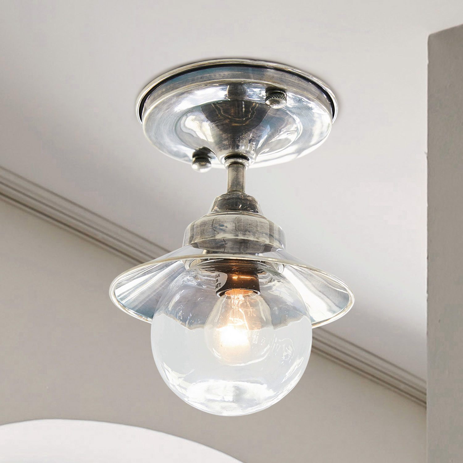 Závěsná lampa Melkior Stropní kovové svítidlo s průhledným skleněným stínidlem a žárovkou v klasickém stylu