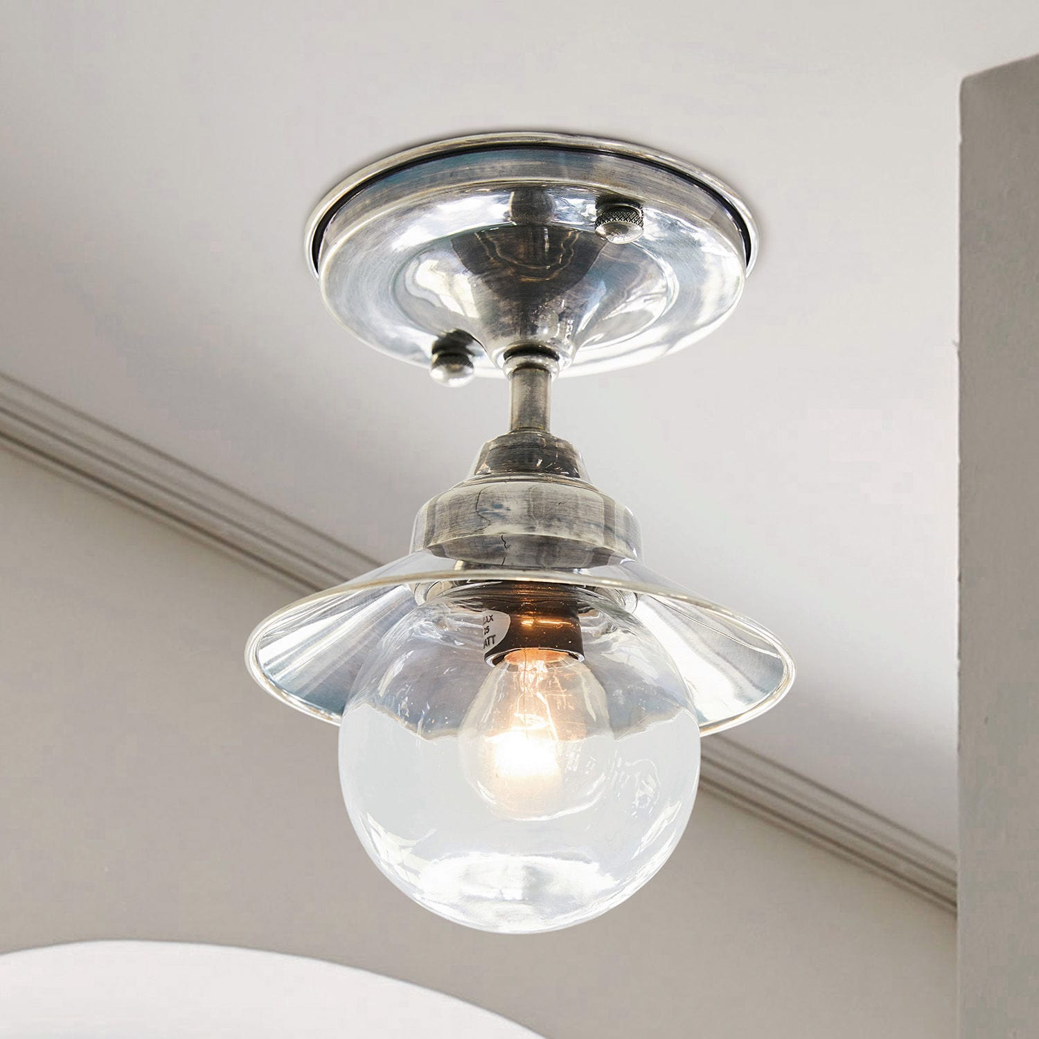 Závěsná lampa Melkior Stropní kovové svítidlo s průhledným skleněným stínidlem a žárovkou v klasickém stylu
