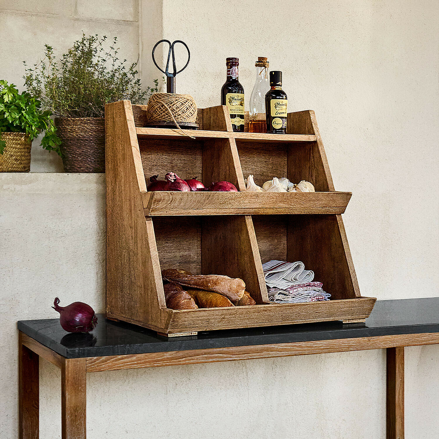 Dřevěný kuchyňský organizér s přihrádkami na koření, pečivo a textilie, přírodní barva dřeva