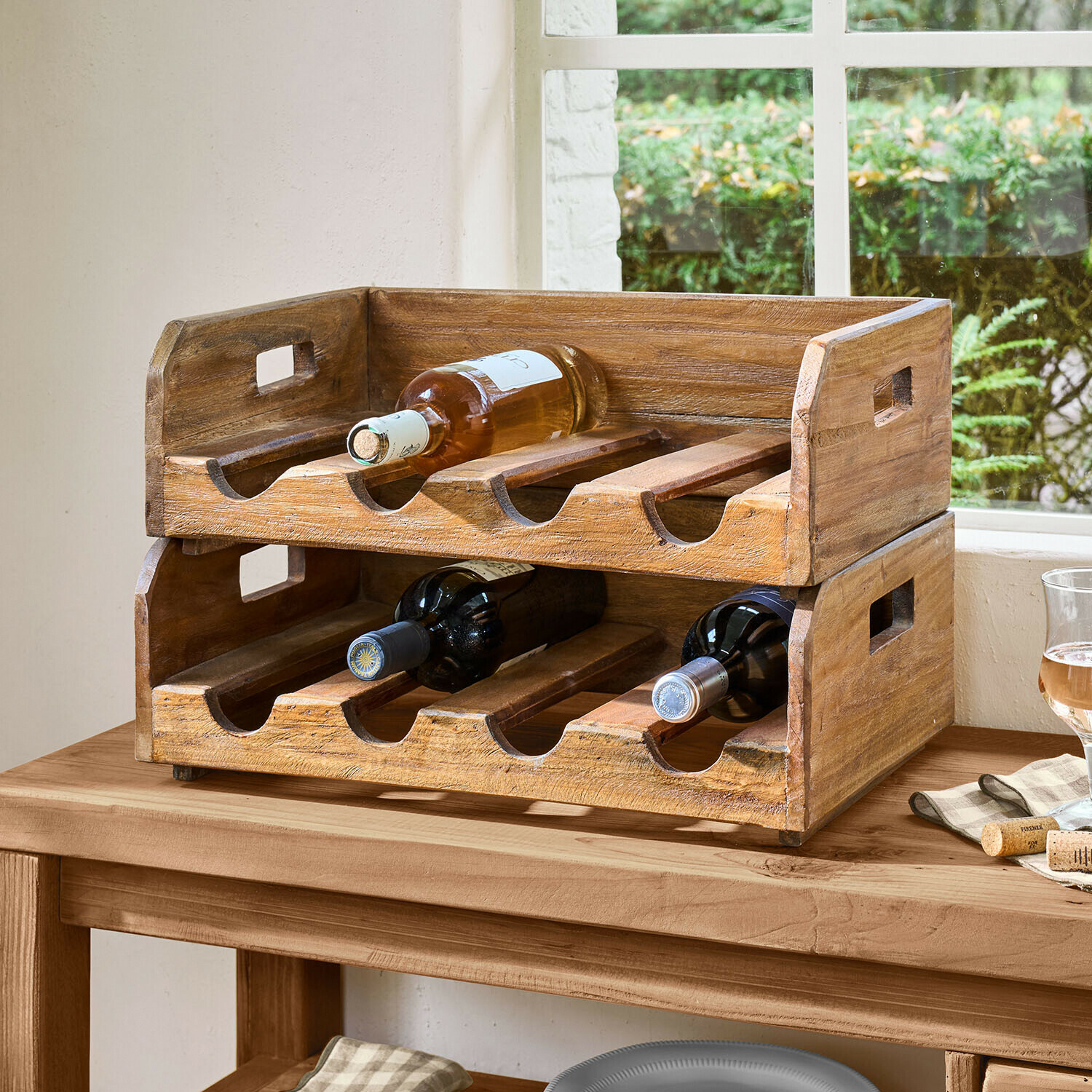 Dřevěný stojan na víno v přírodní barvě se šesti přihrádkami, praktický kuchyňský organizér