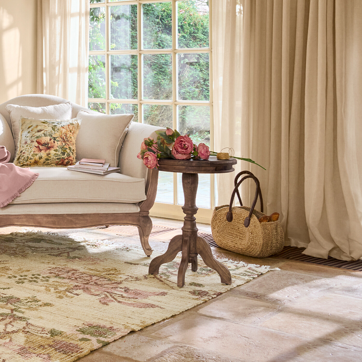 Odkládací stolek Mengomeyen