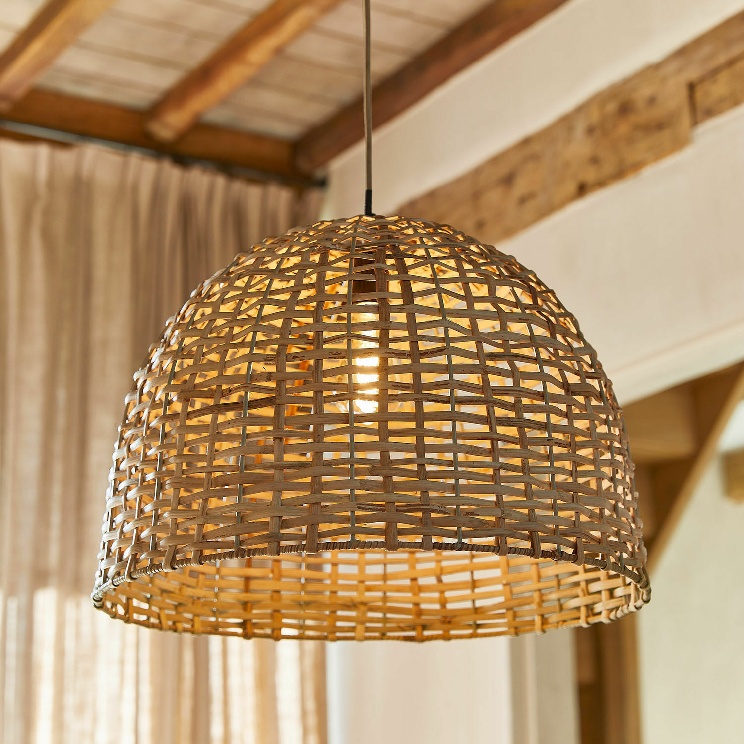 Závěsná lampa Tiquinal Závěsná lampa z přírodního ratanového pletení, stylové stropní osvětlení do obývacího pokoje