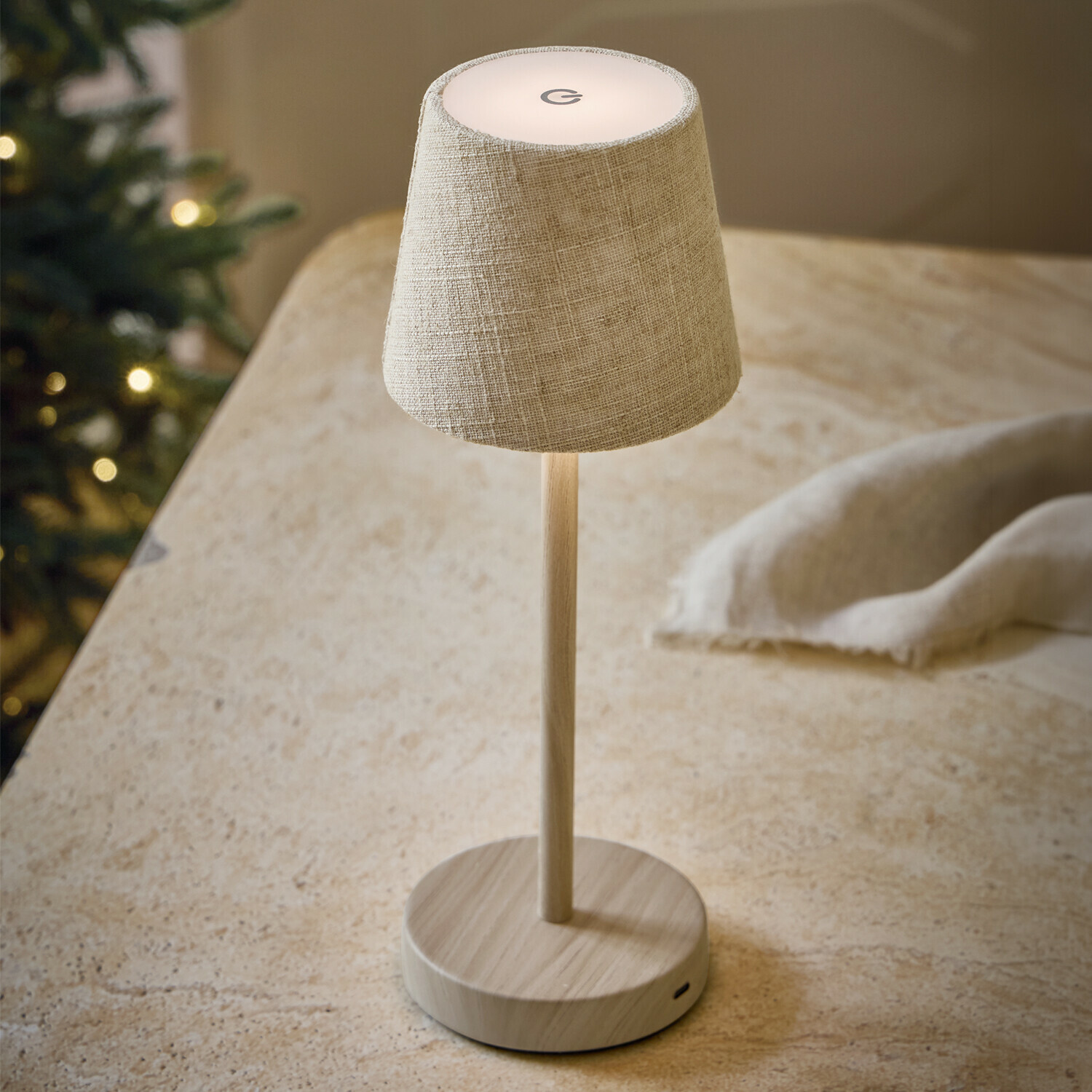 Dobíjecí stolní lampa Sylvainie