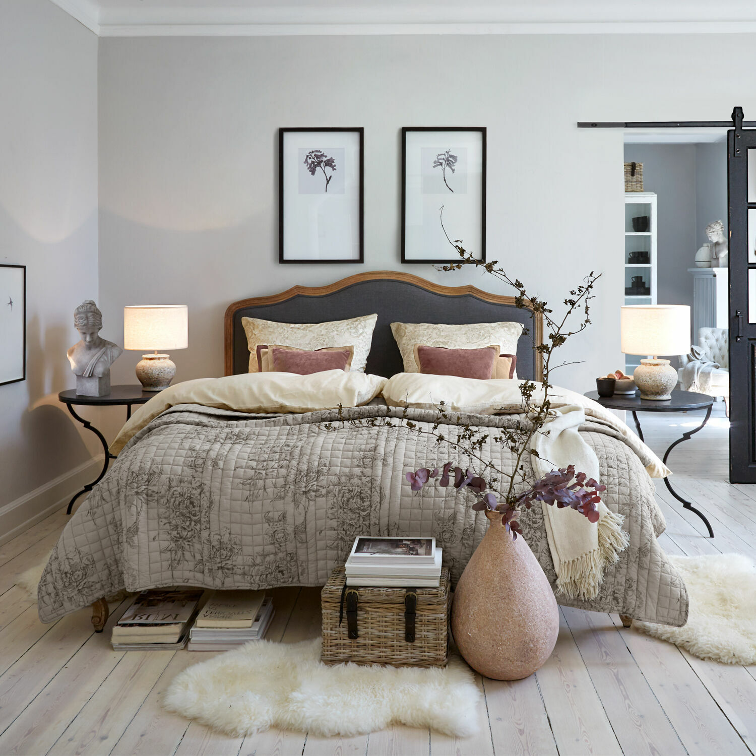 Odkládací stolek Clairvelle