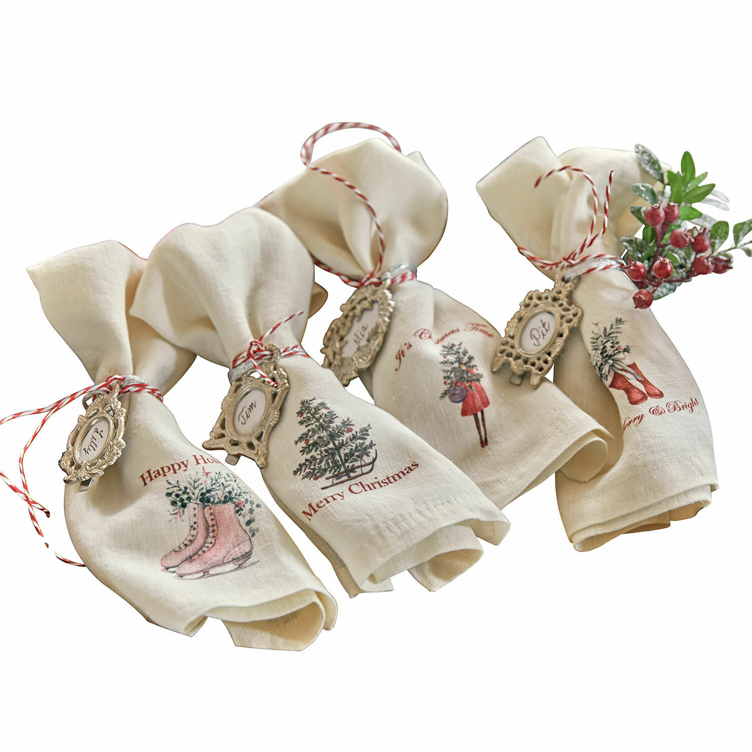 Ubrousky, 4dílná sada Merry & Bright Sada lněných vánočních ubrousků s potiskem a ozdobnými visačkami, vánoční stolní dekorace