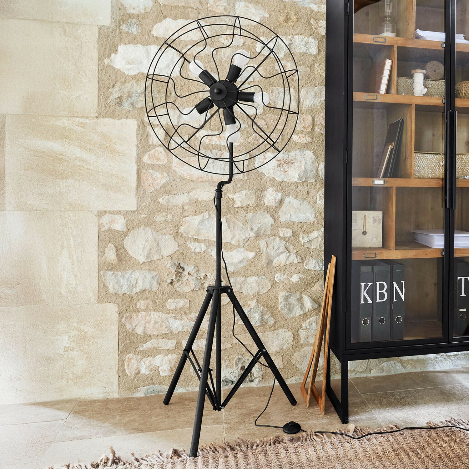 Stojací lampa Thunderfield