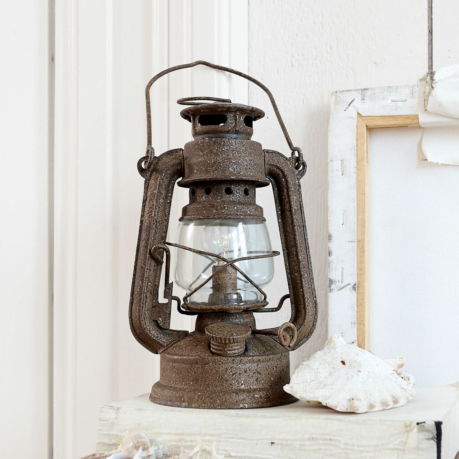 LED lucerna Oxcroft Rustikální hnědá kovová petrolejová lampa jako vintage dekorace do interiéru