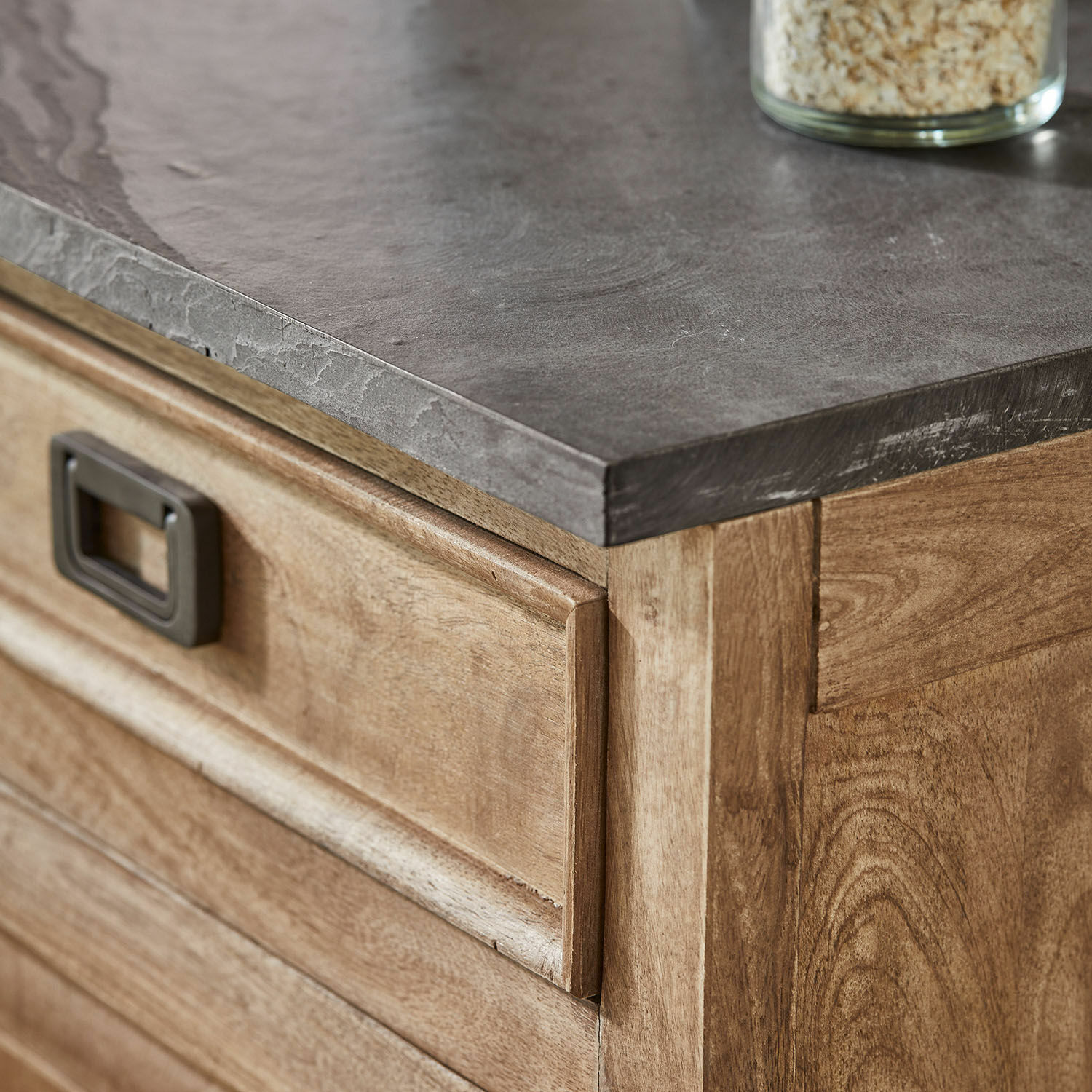 Skříňka Montégut