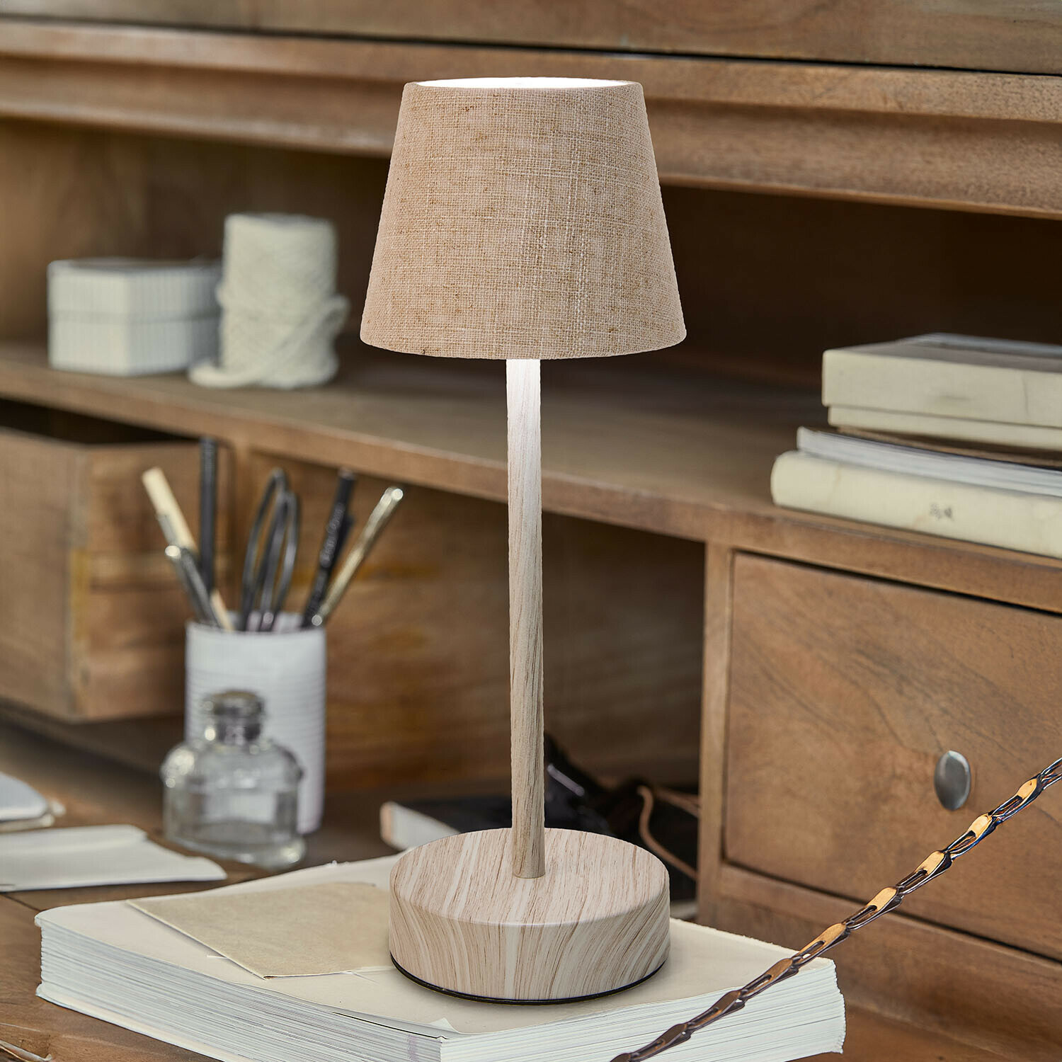 Dobíjecí stolní lampa Sylvainie